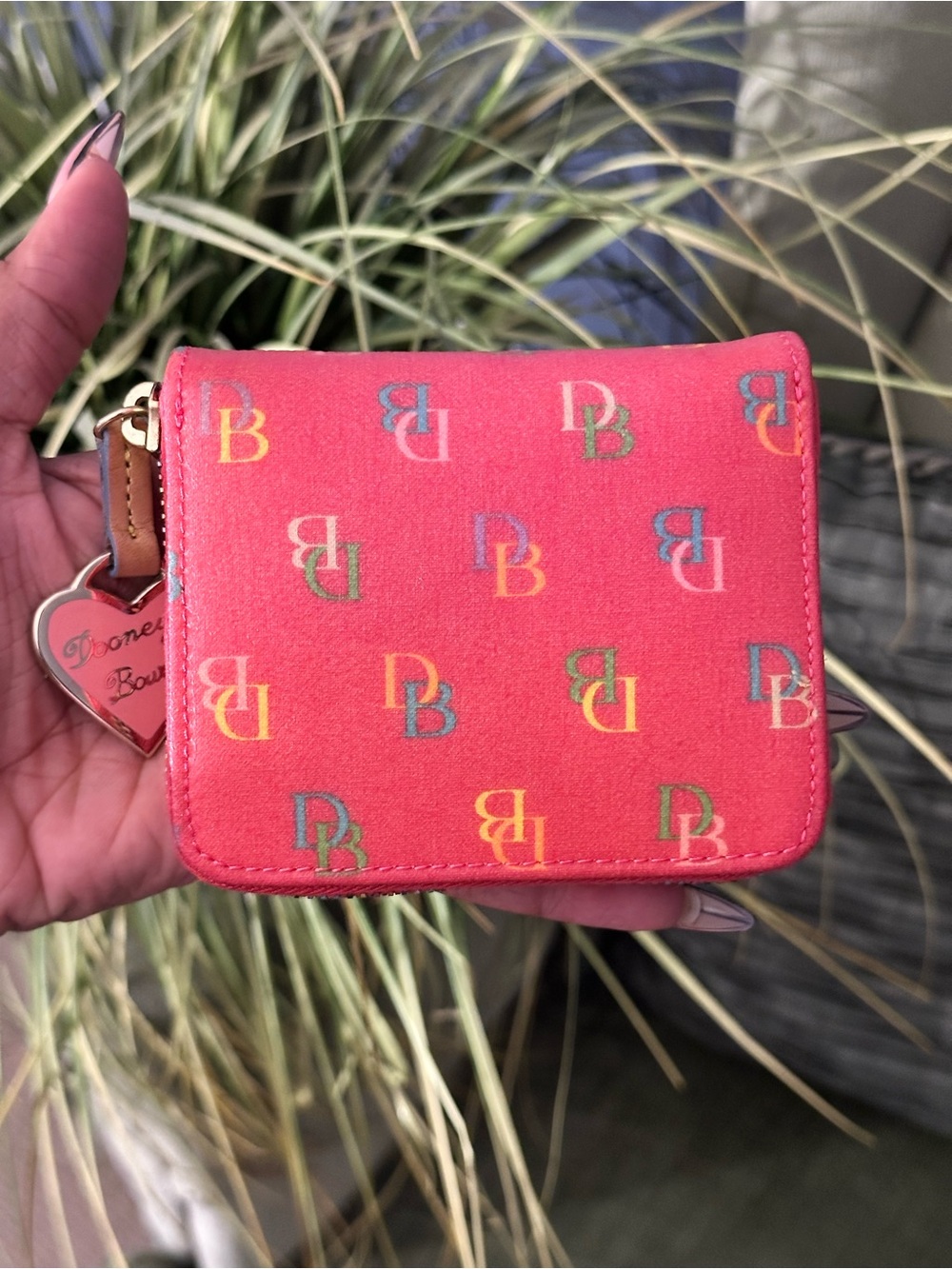 NWT Y2K Dooney & Bourke
Gretta Small Zip Around Wallet in Pink Rainbow Monogram - Picture 1 of 4